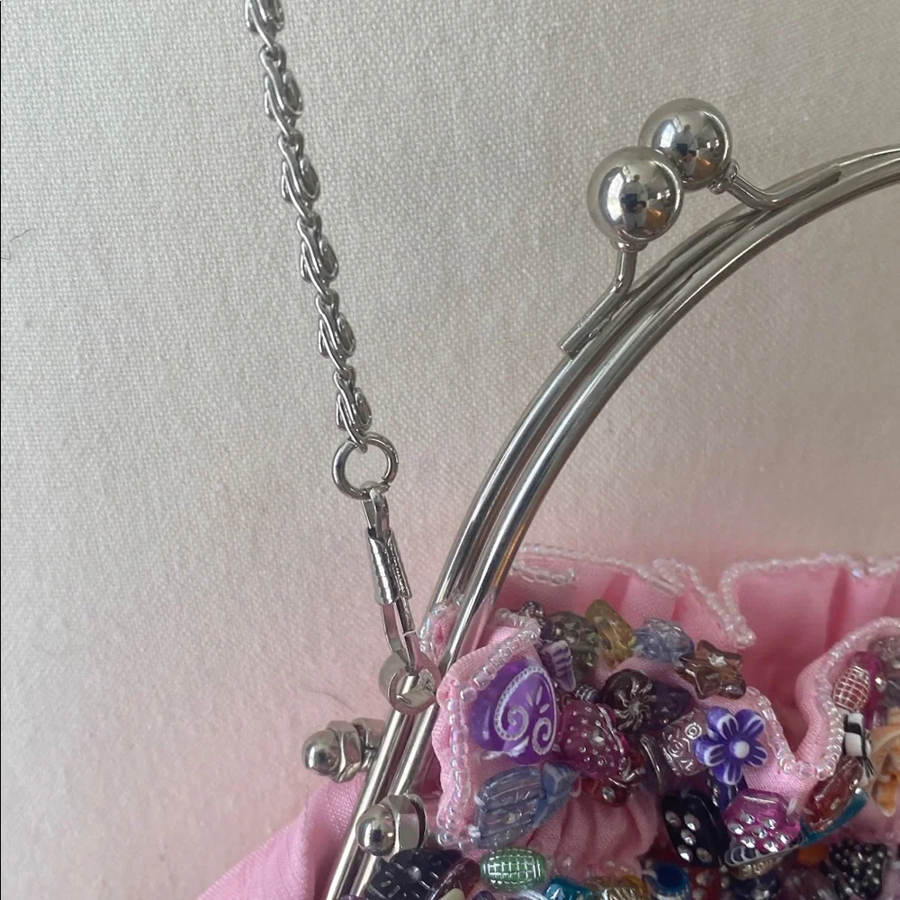 Vintage La Viola fun beaded crossbody handbag kiss closure pink sateen quirky - Picture 13 of 13